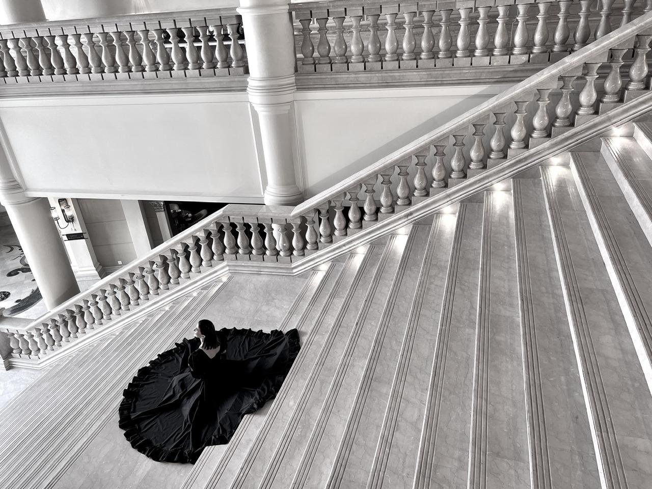 Black beauty by Victoria Hynes