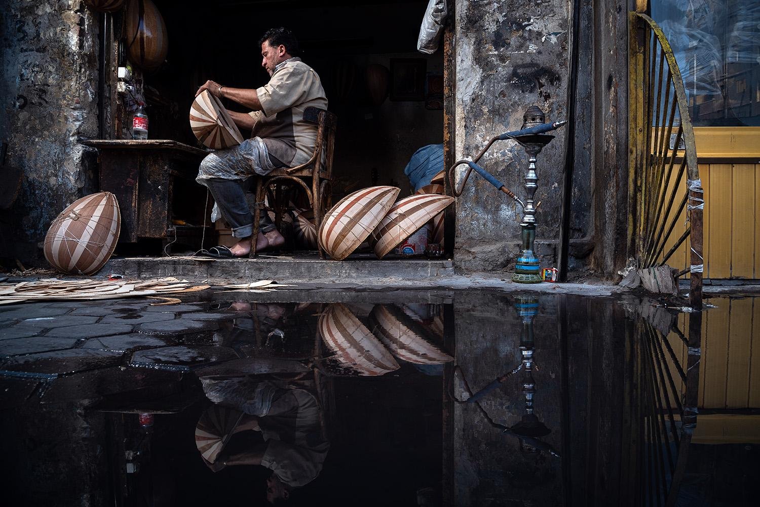 The oud maker by Patricia Mora