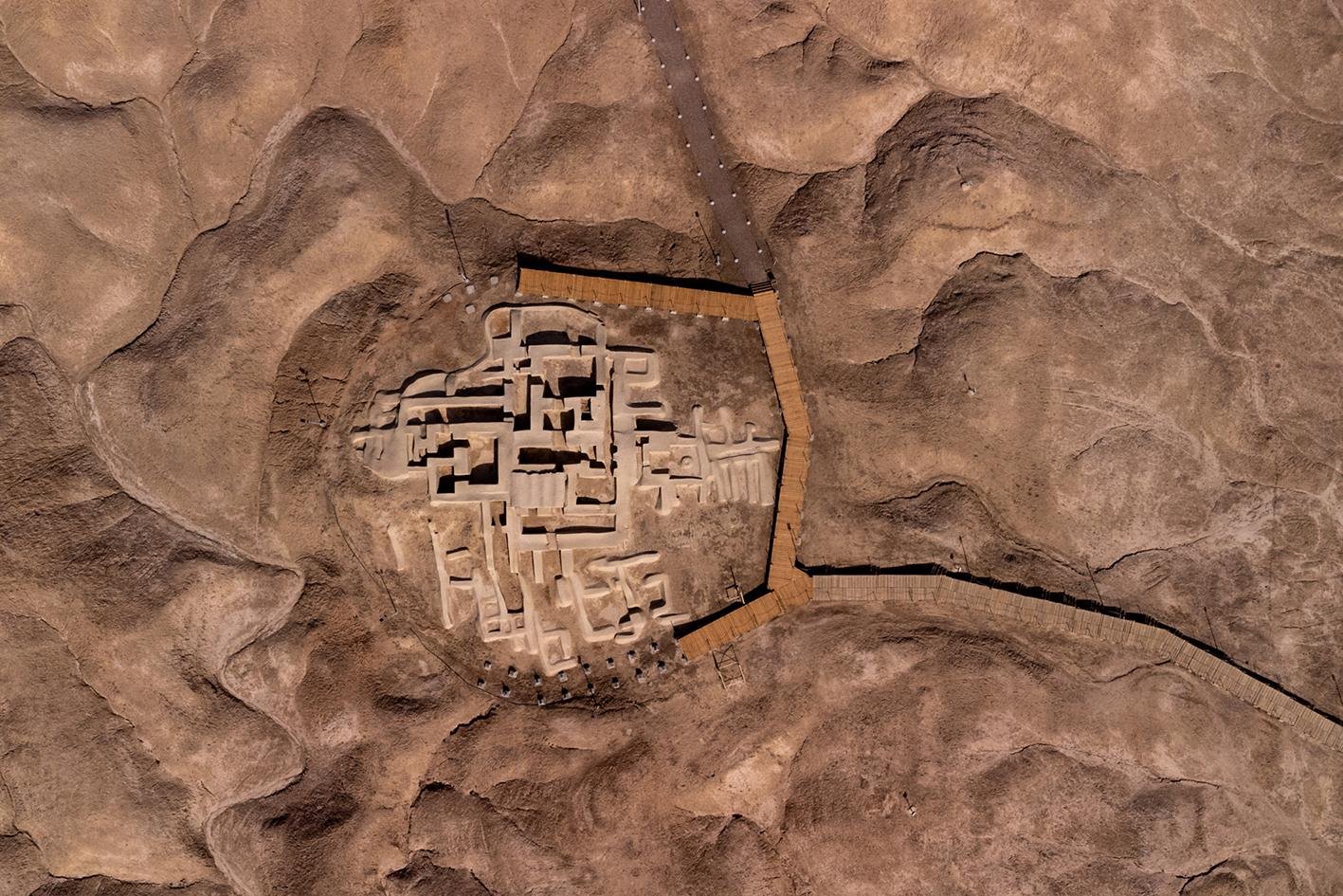 The burnt city by Sadegh Souri
