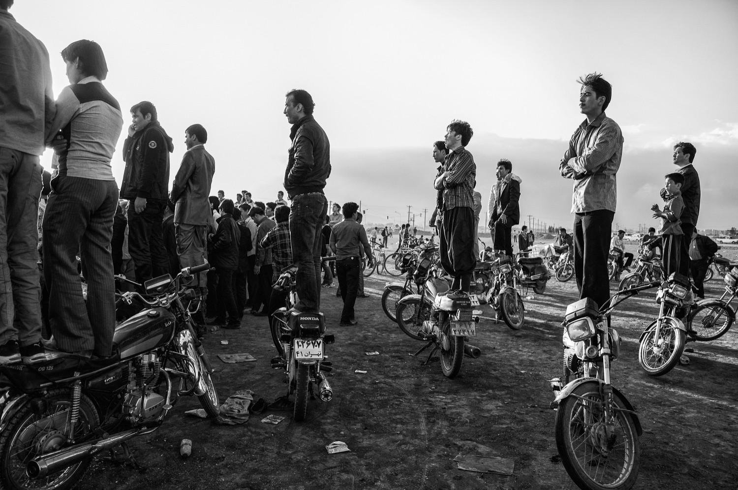 The spectators by Vahid Ghasemi zarnoosheh