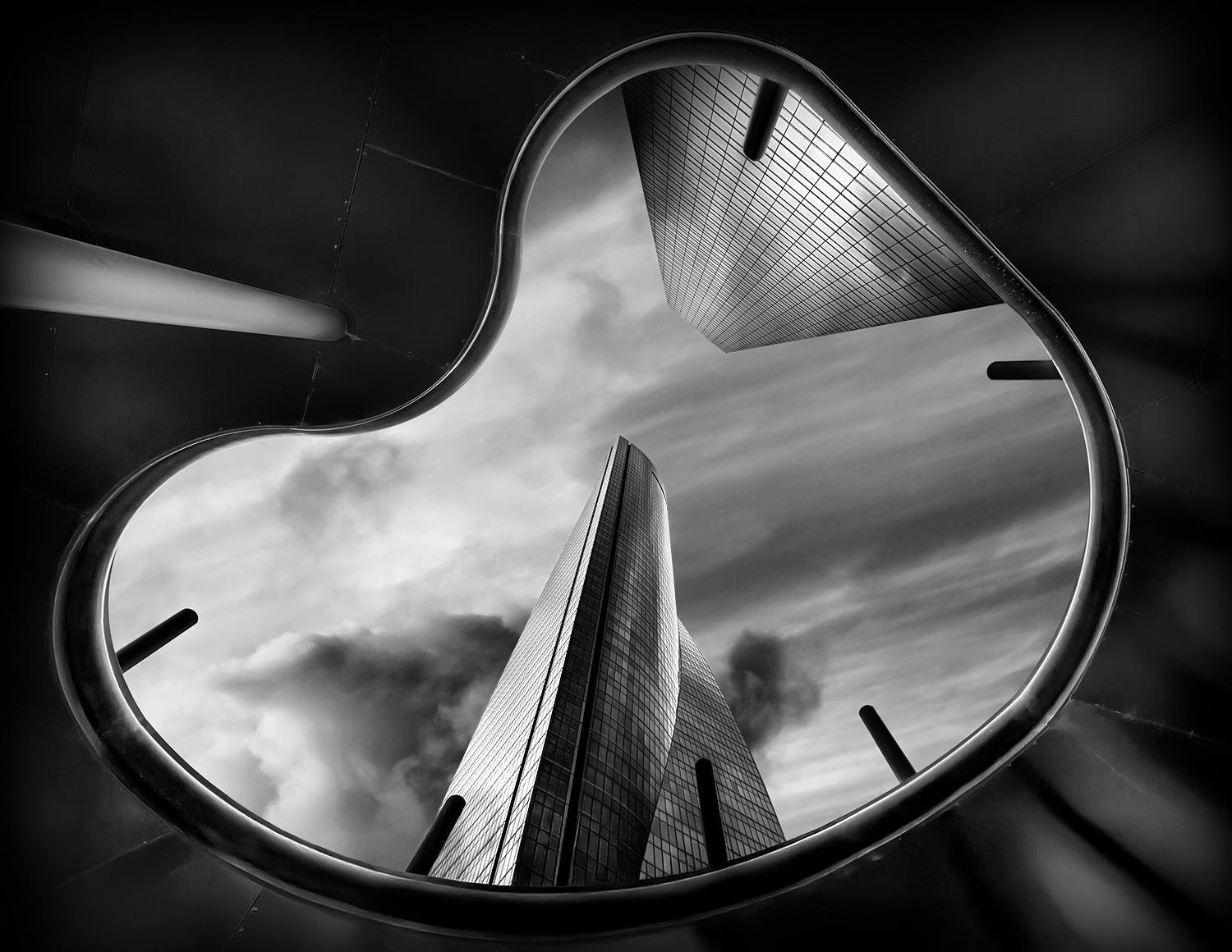 SKYSCRAPERSQ by DÁMASO ÁVILA