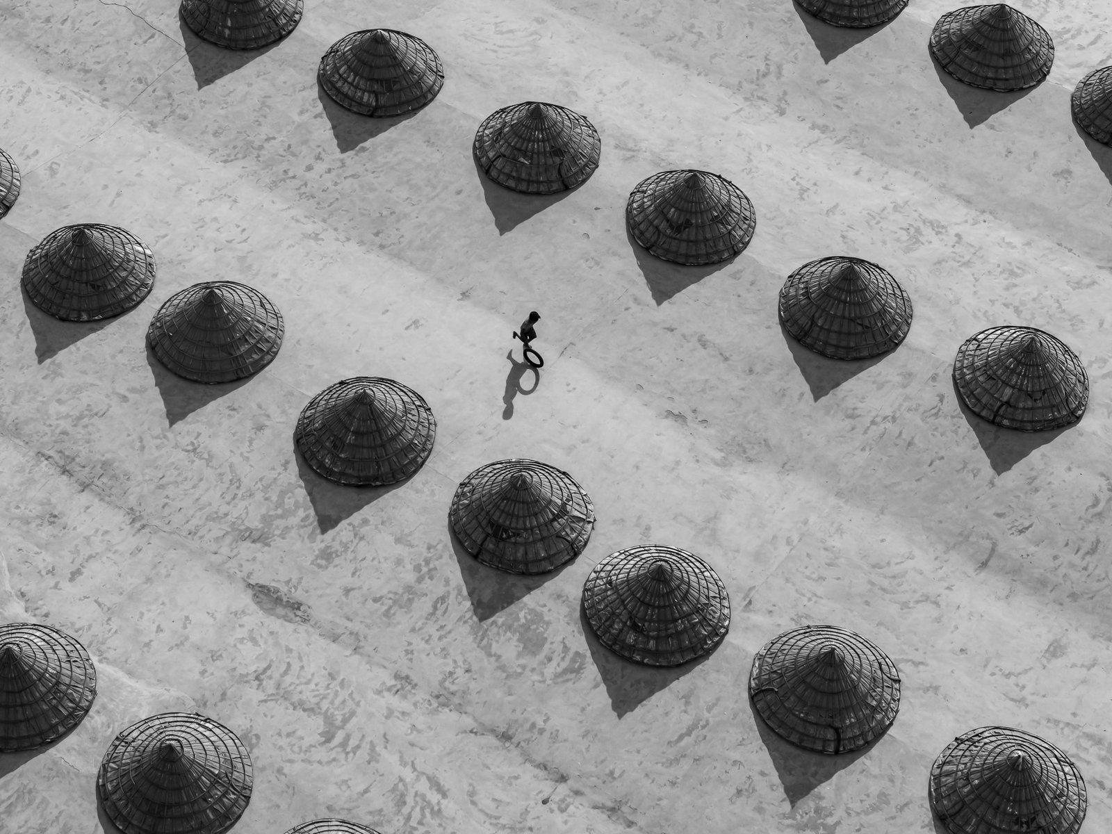 Play Between Baskets by Serkan DOGUS