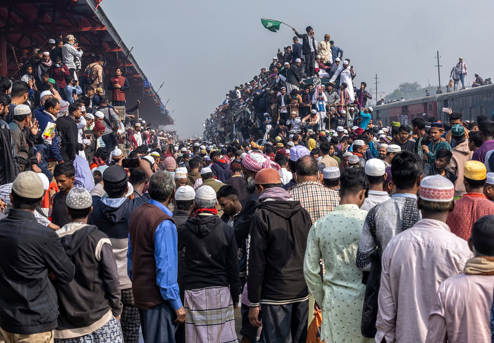 Toji train station in Dhaka by Mohammed Muhtasib